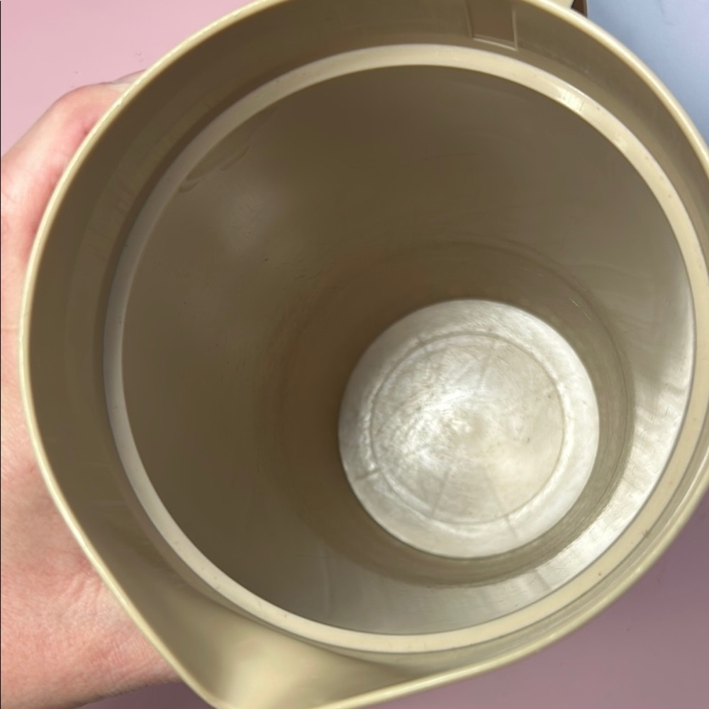 Tupperware Pitcher Tan White - Picture 5 of 7